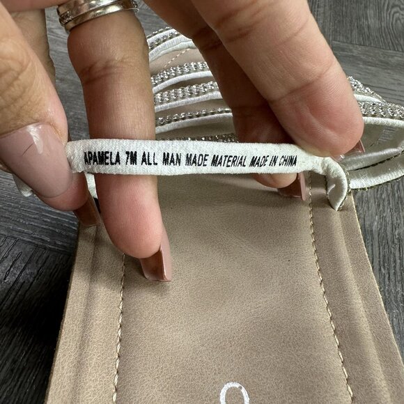 Adiamo Apmela Women's size 7 Studded Rhinestone Slide Sandals - Picture 8 of 8